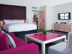 Gjøre soverommet ser ut som et hotellrom